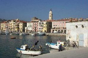 Xtrallusion photo gallery of Italy. Photos, pictures, images and photographs of the Italian Rivieras, the Italian Lakes, the Italian Alps, the Cinque Terre, the Amalfi coast and some of the most beautiful corners of Italy. Plus photos of Italian cities such as Pisa, Milan, Genoa and Rome.